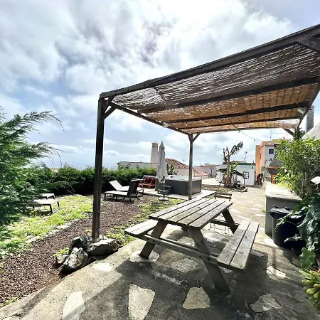 House With Jacuzzi, Wifi And View Of The Atlantic Ocean