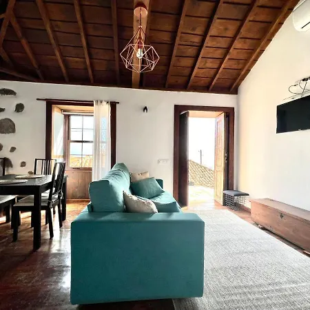 House With Jacuzzi, Wifi And View Of The Atlantic Ocean Holiday home San Andres (La Palma)