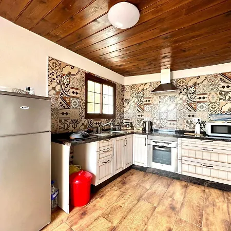 House With Jacuzzi, Wifi And View Of The Atlantic Ocean
