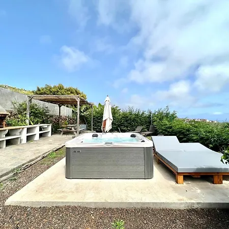 House With Jacuzzi, Wifi And View Of The Atlantic Ocean Holiday home