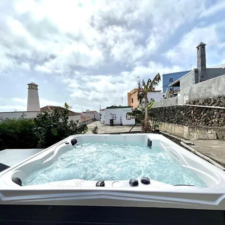 House With Jacuzzi, Wifi And View Of The Atlantic Ocean Holiday home *